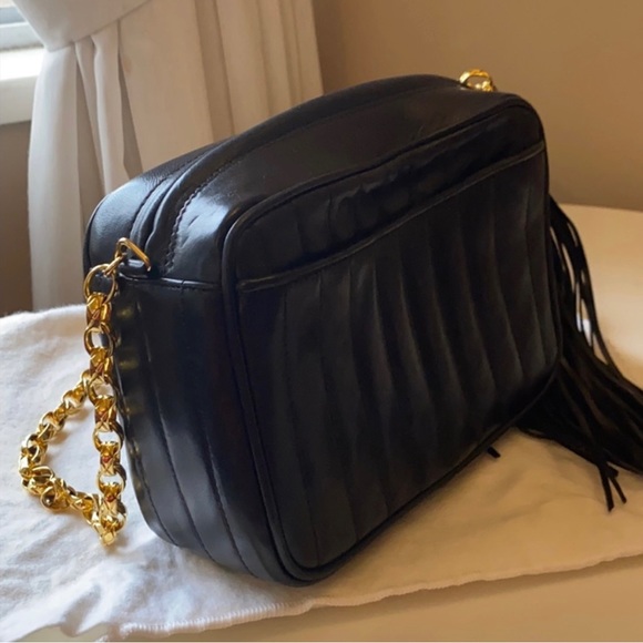 Authentic vintage CHANEL black lamb skin camera bag - Picture 6 of 7